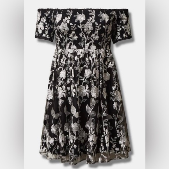 Plus Dress - Picture 1 of 8